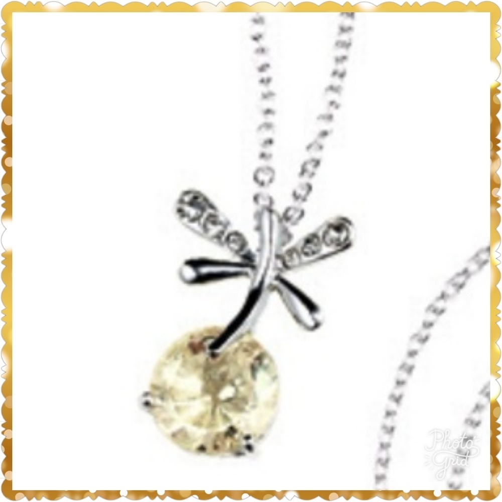 Dragonfly Dance Necklace Clear
